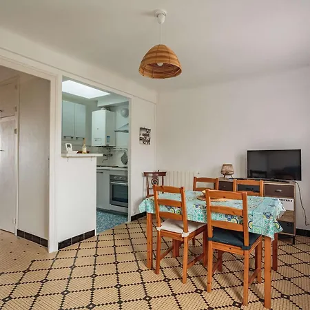 Au Calme A 300 M Des Plages, 2 Chambres, Parking, Jardin, - Fr-1-4-686